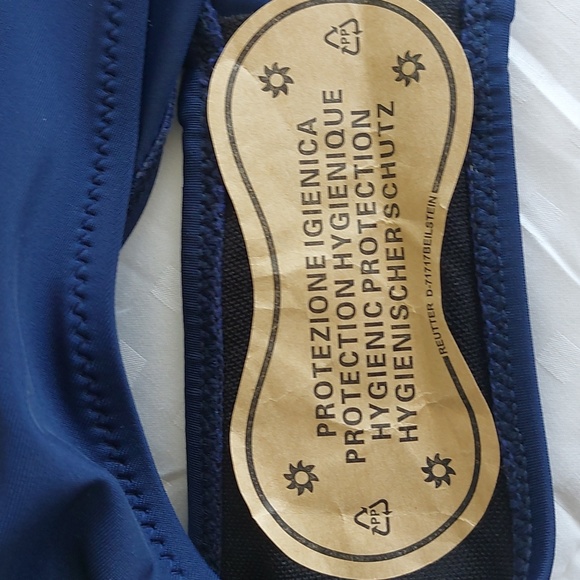 NWOT, Swimsuit, size L - Picture 9 of 11